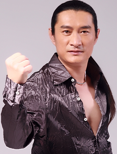 黃安出席鄂州世紀(jì)陽光迎新晚會(huì)