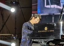 2019年郎朗出席琴街活動！帶來音樂視聽盛宴！